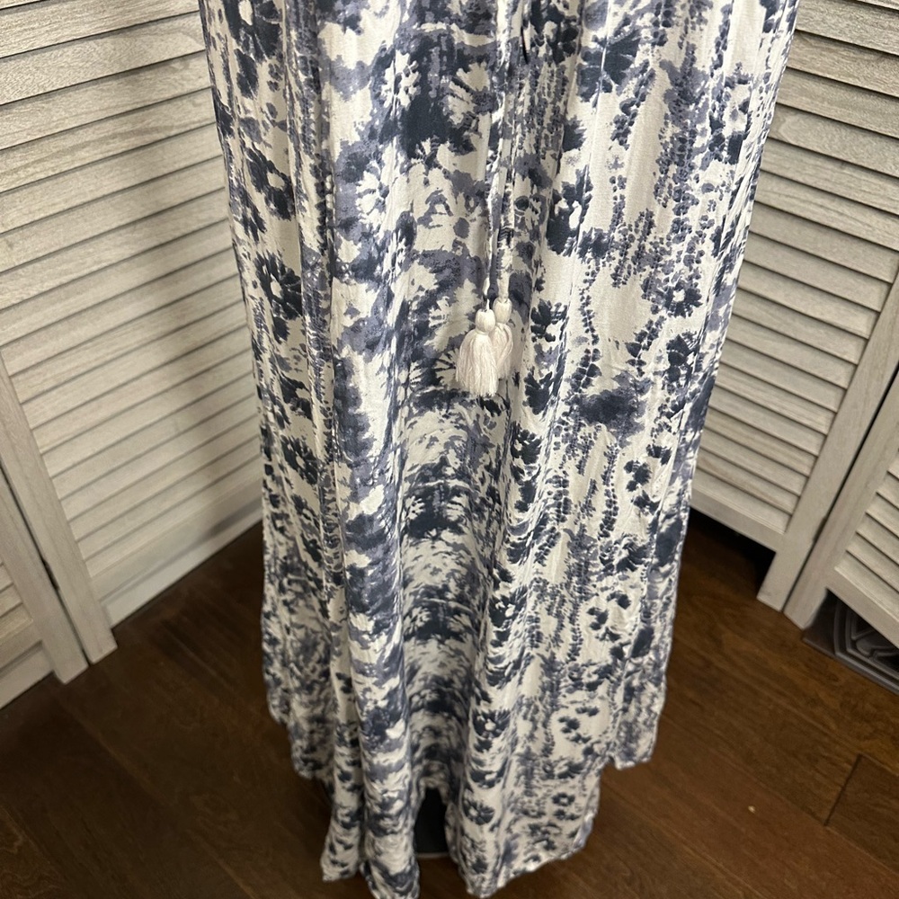 Tie-Waist Blue and White Floral Maxi Dress - Picture 4 of 7
